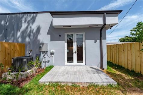 1105 NE 2nd Avenue Fort Lauderdale FL 33304