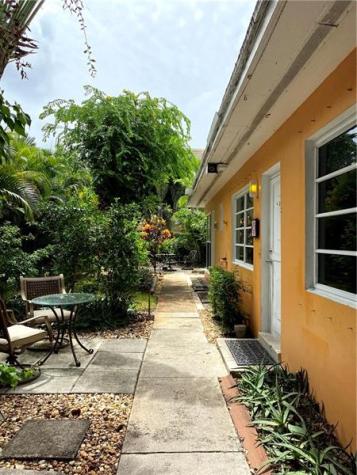 1101 NE 17 Way Fort Lauderdale FL 33304