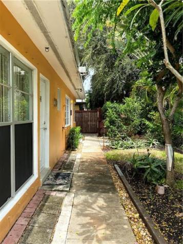 1101 NE 17 Way Fort Lauderdale FL 33304