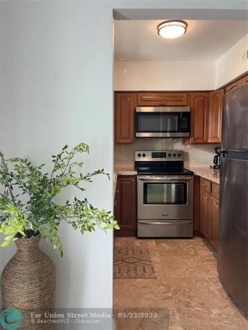 2708 NE 14th Street Causeway Pompano Beach FL 33062