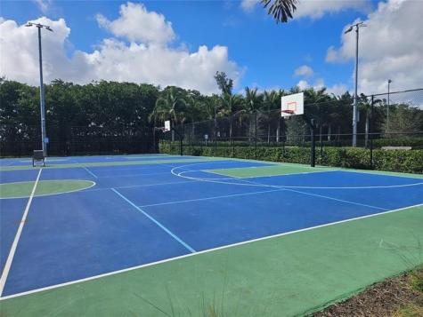 580 Egret Drive Hallandale Beach FL 33009