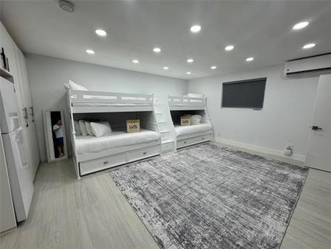 1800 SE Admirals Way Fort Lauderdale FL 33316