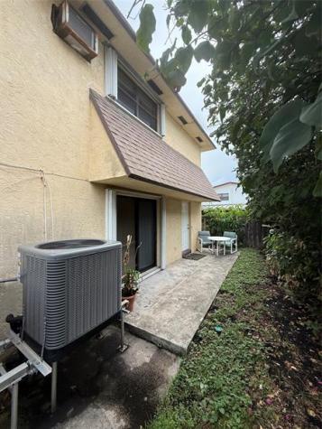 347 Elm Street Hollywood FL 33019