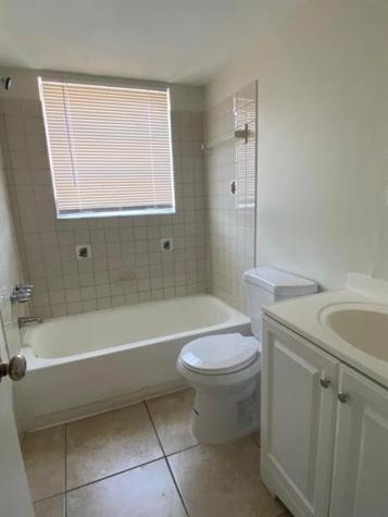 4800 NW 24th Court Lauderdale Lakes FL 33313