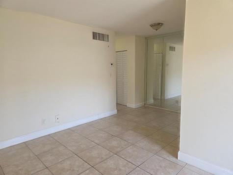 4800 NW 24th Court Lauderdale Lakes FL 33313