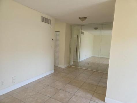 4800 NW 24th Court Lauderdale Lakes FL 33313