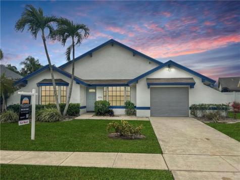 22750 Pickerel Circle Boca Raton FL 33428