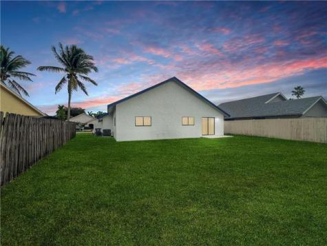 22750 Pickerel Circle Boca Raton FL 33428