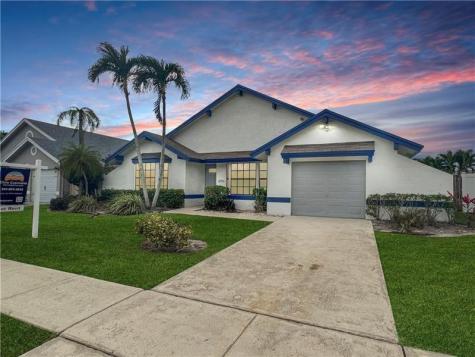 22750 Pickerel Circle Boca Raton FL 33428