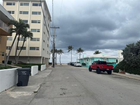 323 Monroe Street Hollywood FL 33019