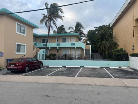 323 Monroe Street Hollywood FL 33019