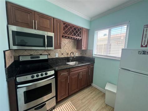 323 Monroe Street Hollywood FL 33019
