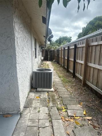 7427 SW 13th Street North Lauderdale FL 33068