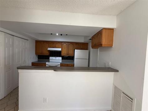 7427 SW 13th Street North Lauderdale FL 33068
