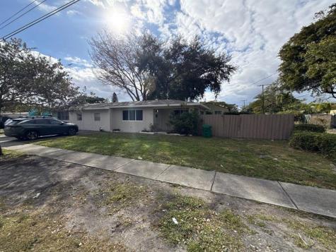 1306 SW 2nd Avenue Dania Beach FL 33004