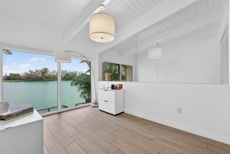 4945 SW 71 Place Miami FL 33155