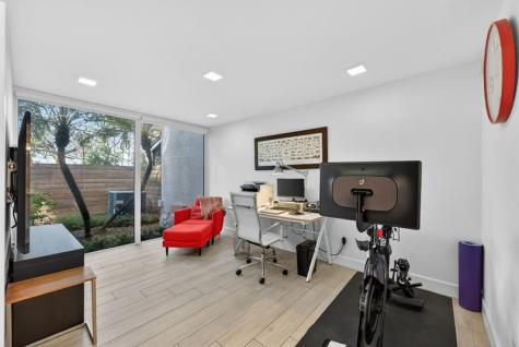 4945 SW 71 Place Miami FL 33155
