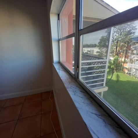 3610 NW 21st Lauderdale Lakes FL 33311