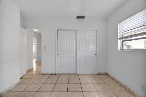 1049 NW 30th Court Wilton Manors FL 33311