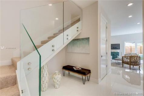 698 NE 43rd Street Oakland Park FL 33334