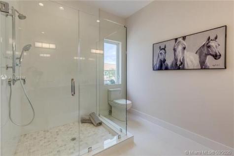 698 NE 43rd Street Oakland Park FL 33334