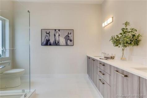 698 NE 43rd Street Oakland Park FL 33334