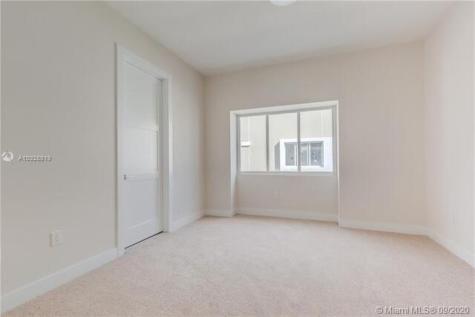 698 NE 43rd Street Oakland Park FL 33334