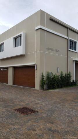 698 NE 43rd Street Oakland Park FL 33334