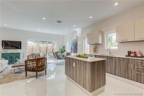 698 NE 43rd Street Oakland Park FL 33334