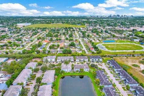 1427 NW 34th Way Fort Lauderdale FL 33311