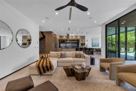727 NE 17th Way Fort Lauderdale FL 33304