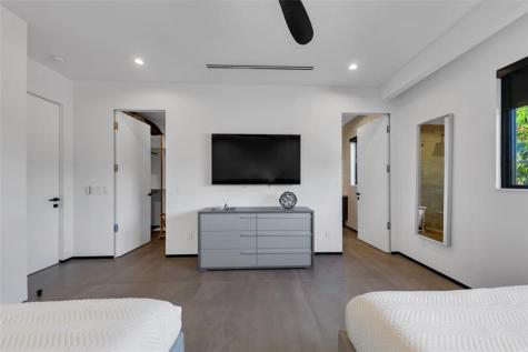 727 NE 17th Way Fort Lauderdale FL 33304