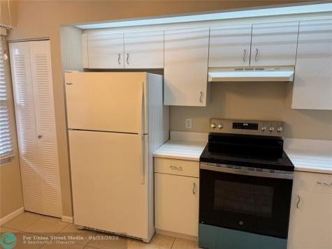 571 SW 142nd Avenue Pembroke Pines FL 33027