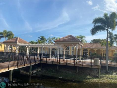 9640 NW 2nd Street Pembroke Pines FL 33024