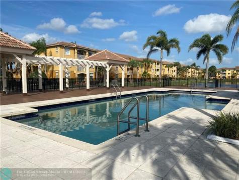 9640 NW 2nd Street Pembroke Pines FL 33024