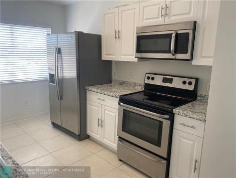 9640 NW 2nd Street Pembroke Pines FL 33024
