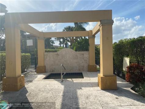 9640 NW 2nd Street Pembroke Pines FL 33024