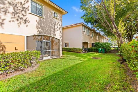 8820 S Isles Circle Tamarac FL 33321