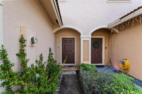 8820 S Isles Circle Tamarac FL 33321