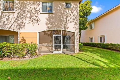 8820 S Isles Circle Tamarac FL 33321