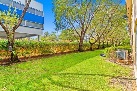 8820 S Isles Circle Tamarac FL 33321