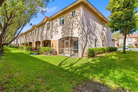 8820 S Isles Circle Tamarac FL 33321