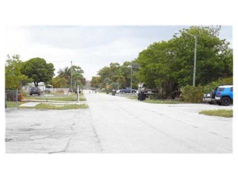 324 NW 42nd Street Oakland Park FL 33309