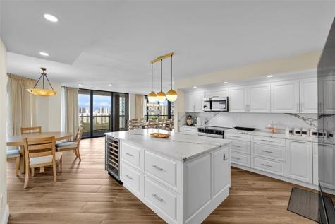 19667 Turnberry Way Miami FL 33180