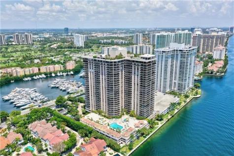 19667 Turnberry Way Miami FL 33180