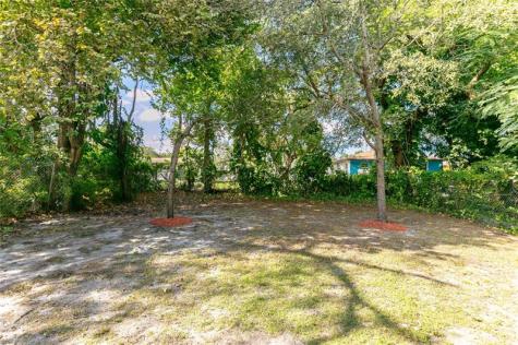 4142 NW 23rd Court Miami FL 33142