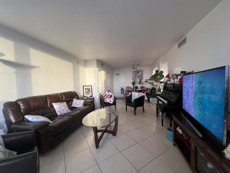 5600 Collins Avenue Miami Beach FL 33140