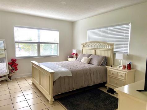 2555 NE 11th Street Fort Lauderdale FL 33304
