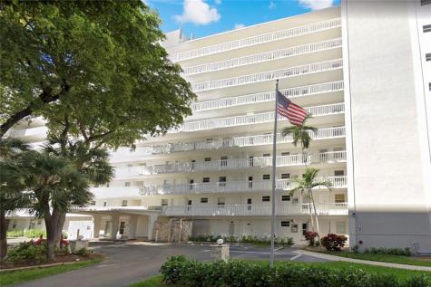 2555 NE 11th Street Fort Lauderdale FL 33304