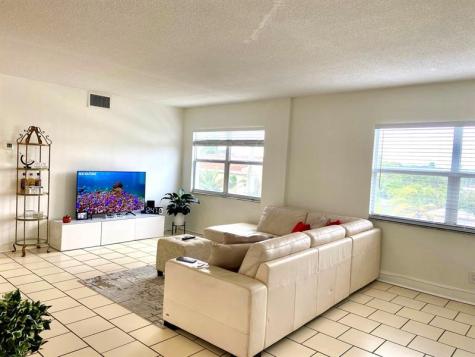 2555 NE 11th Street Fort Lauderdale FL 33304